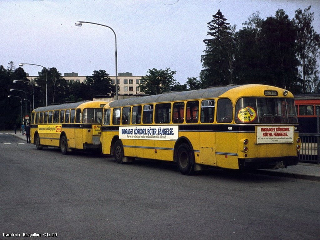 040108 SL H64B 7146 Farsta Strand 1973.jpg