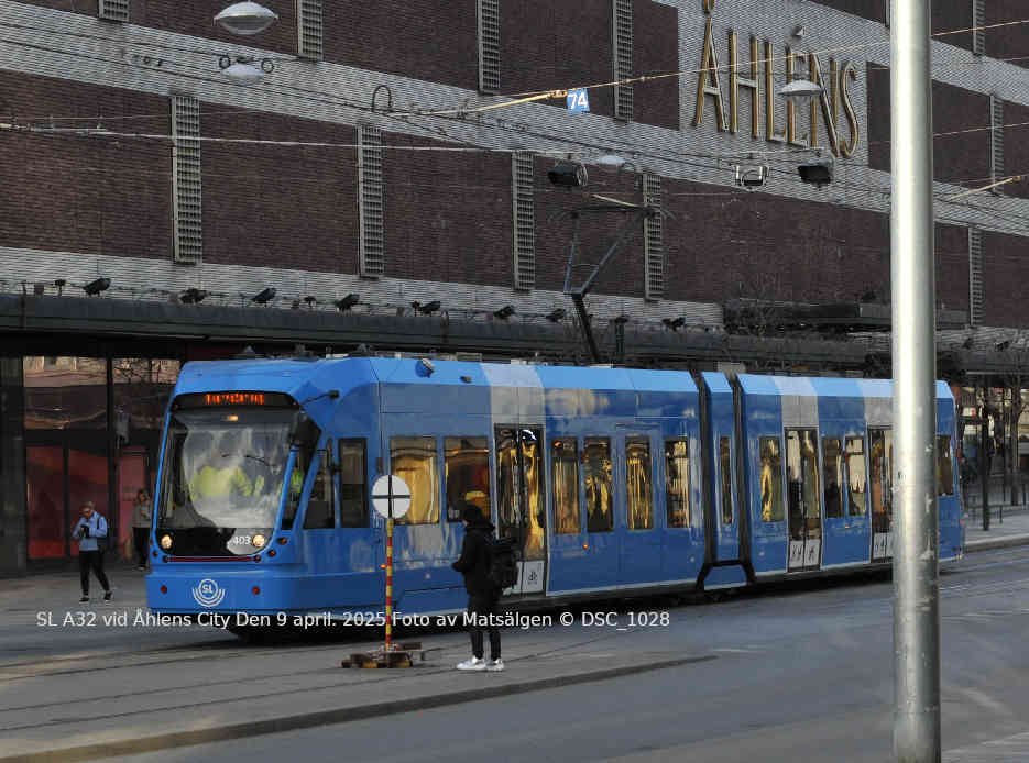 SL A32 vid Åhlens City Den 9 april. 2025 Foto av Matsälgen © DSC_1028.jpg